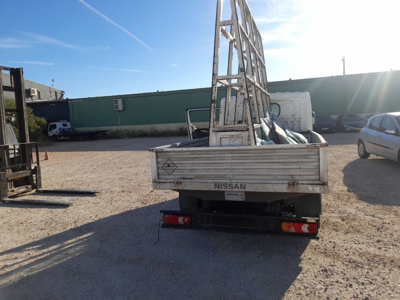 nissan nt400 cabstar (f24m) del año 2015