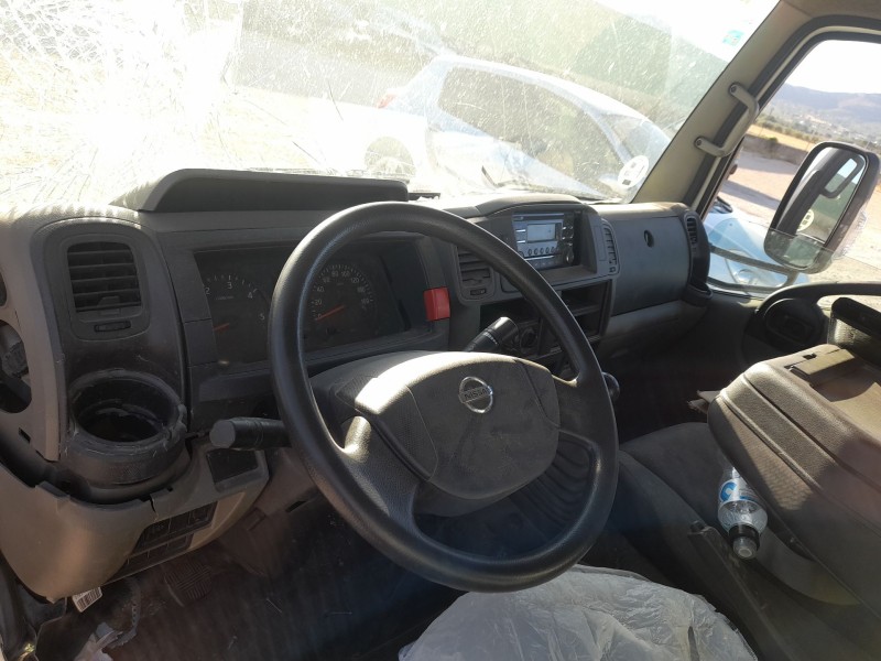 nissan nt400 cabstar (f24m) del año 2015