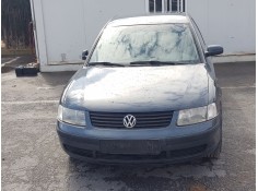 VOLKSWAGEN PASSAT BERLINA (3B2)