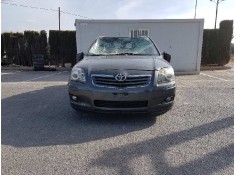 TOYOTA AVENSIS BERLINA (T25)