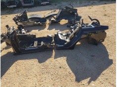 AUDI A6 BERLINA (4A2)