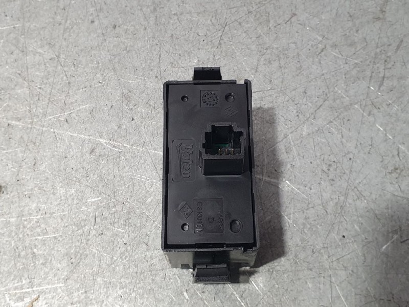 Recambio de warning para dacia sandero stepway referencia OEM IAM 252905668RB  