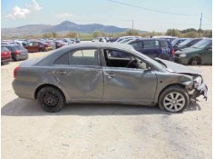 TOYOTA AVENSIS BERLINA (T25)