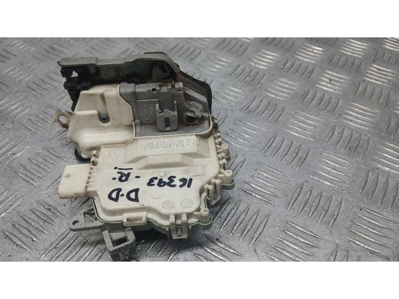 Recambio de cerradura puerta delantera derecha para audi a1 (8x) attraction referencia OEM IAM 8J1837016C  