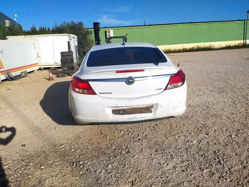 opel insignia berlina del año 2013