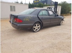 MERCEDES-BENZ CLASE E (W210) BERLINA