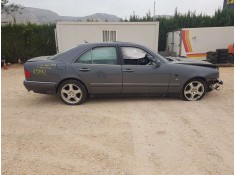 MERCEDES-BENZ CLASE E (W210) BERLINA