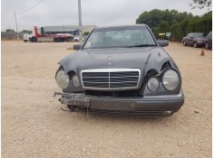 MERCEDES-BENZ CLASE E (W210) BERLINA