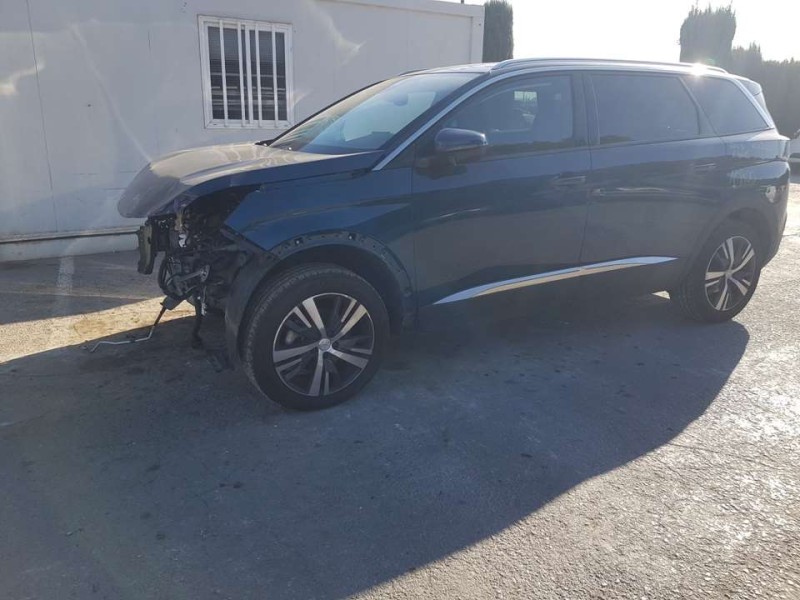 peugeot 5008 del año 2021