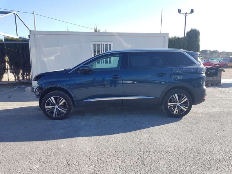 peugeot 5008 del año 2021
