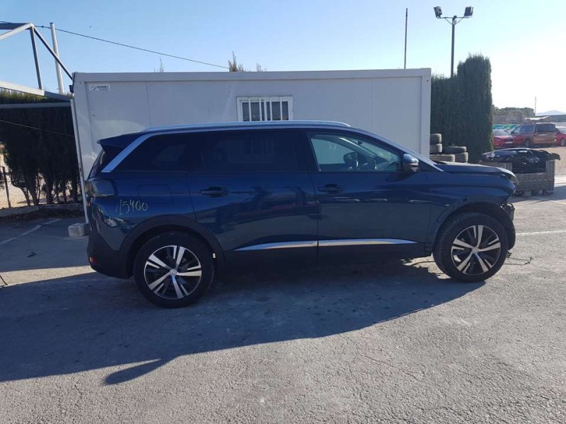 peugeot 5008 del año 2021