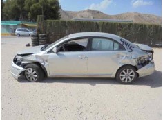 TOYOTA AVENSIS BERLINA (T25)