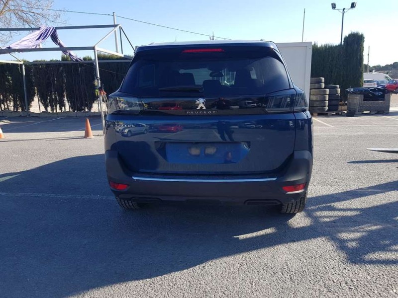 peugeot 5008 del año 2021