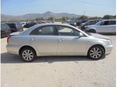 TOYOTA AVENSIS BERLINA (T25)