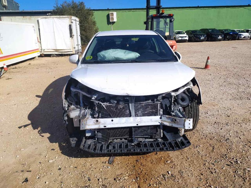 toyota avensis (t27) del año 2015