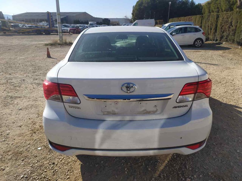 toyota avensis (t27) del año 2015