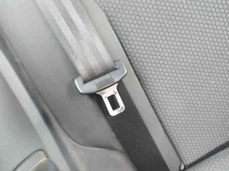 Recambio de cinturon seguridad trasero derecho para audi a1 (8x) attraction referencia OEM IAM 8X0857805  