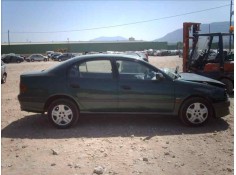 TOYOTA AVENSIS BERLINA (T 22)