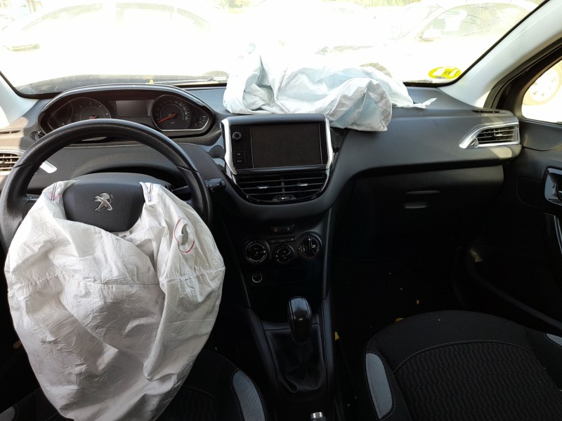 peugeot 208 i (ca_, cc_) del año 2015