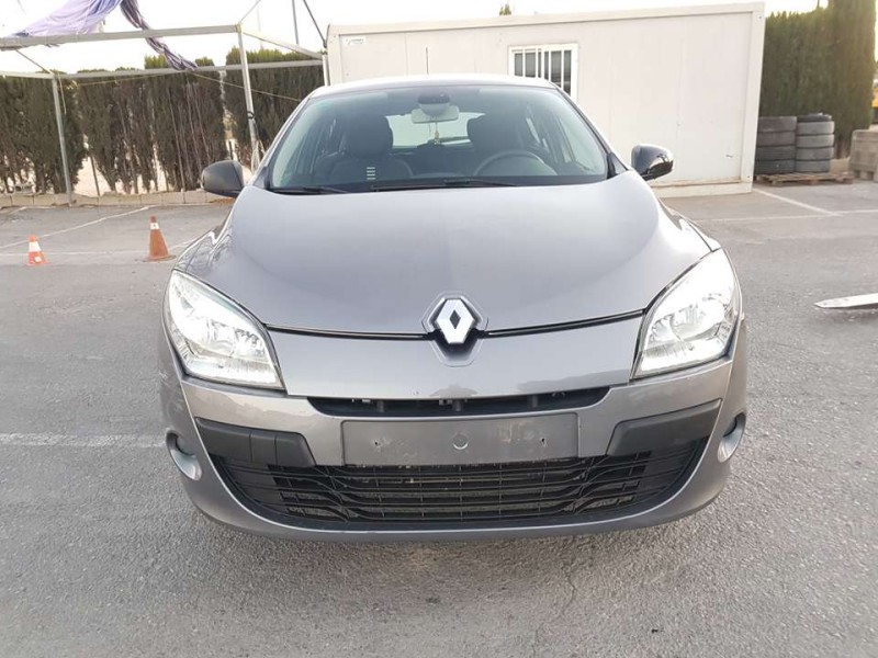 renault megane iii berlina 5 p del año 2011