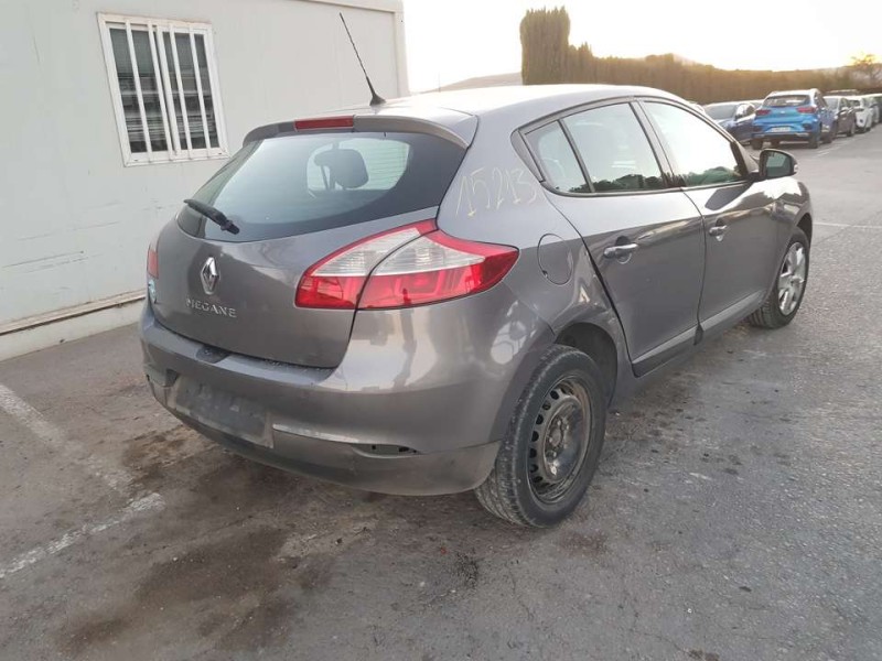 renault megane iii berlina 5 p del año 2011