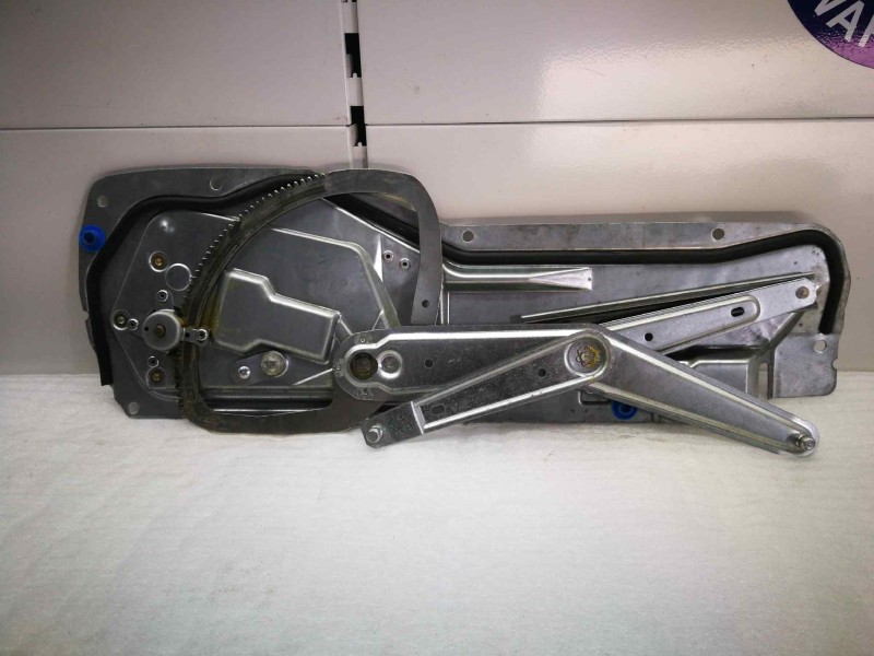 Recambio de elevalunas delantero derecho para volvo s70 berlina 2.4 cat referencia OEM IAM 9152724  