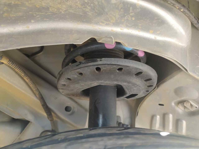 Recambio de amortiguador delantero derecho para opel mokka elegance referencia OEM IAM 9842691880  