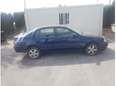 TOYOTA AVENSIS BERLINA (T 22)