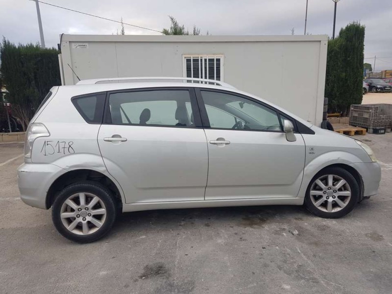 toyota corolla verso (r1) del año 2005