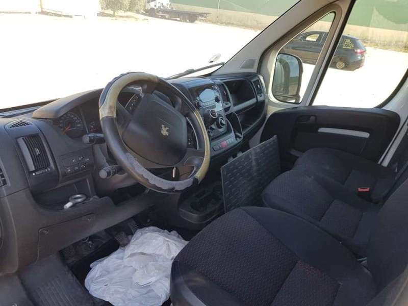 peugeot boxer furgón gran volumen del año 2020