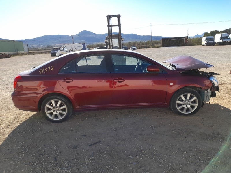 toyota avensis (_t25_) del año 2005