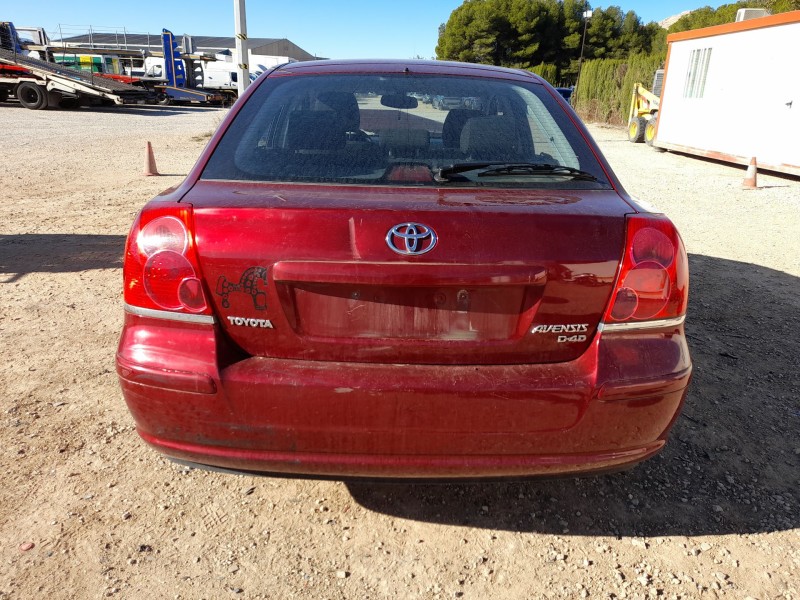 toyota avensis (_t25_) del año 2005