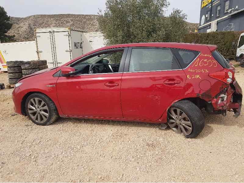 toyota auris del año 2013