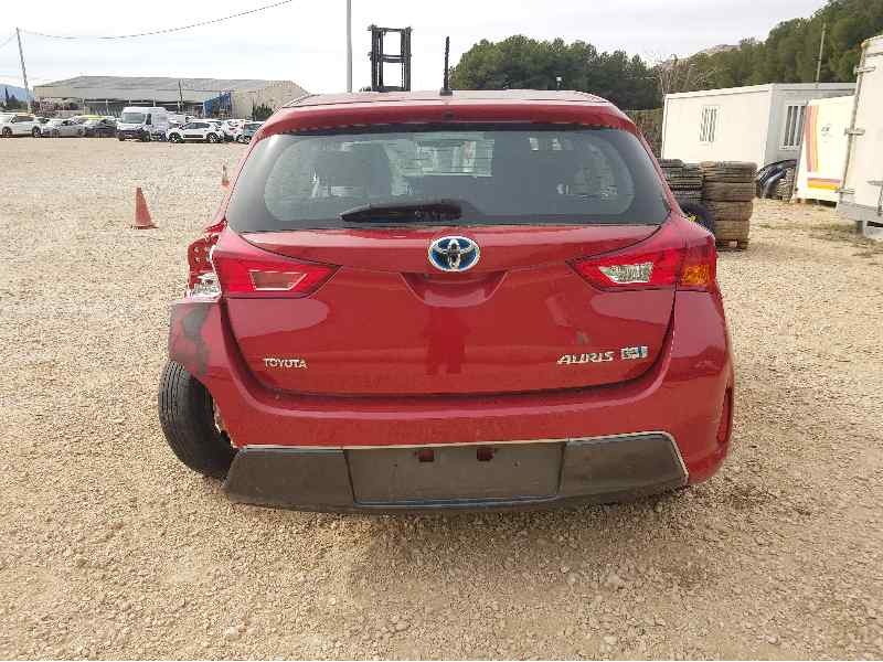 toyota auris del año 2013