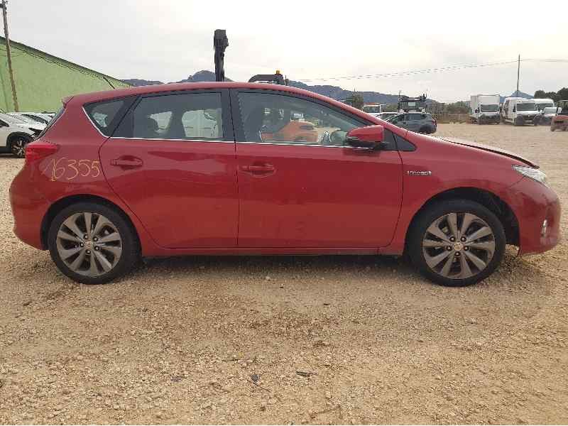 toyota auris del año 2013