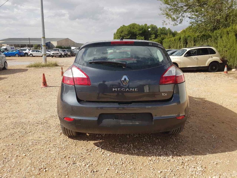 renault megane iii berlina 5 p del año 2010