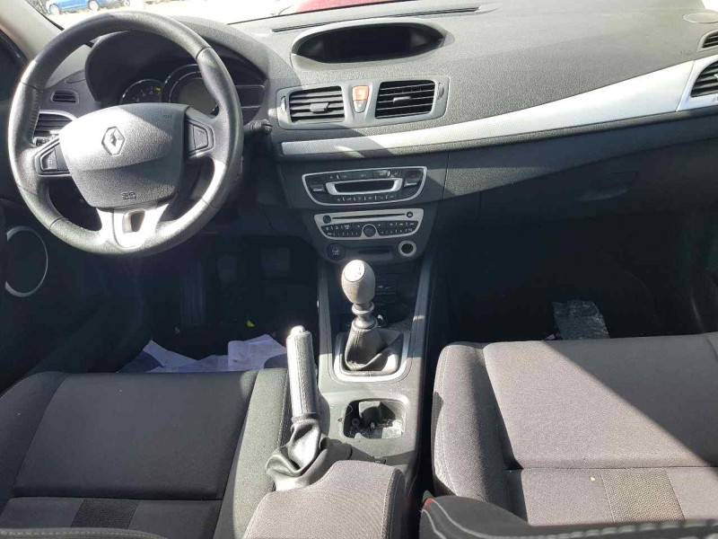 renault megane iii berlina 5 p del año 2010