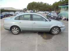 VOLKSWAGEN PASSAT BERLINA (3B3)