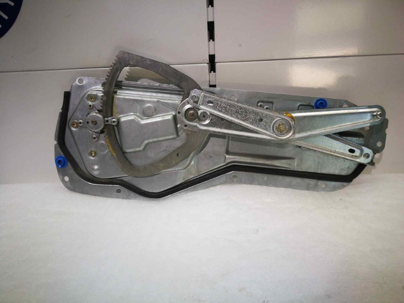 Recambio de elevalunas trasero izquierdo para volvo s70 berlina 2.4 cat referencia OEM IAM 9152725 DOS PINS 