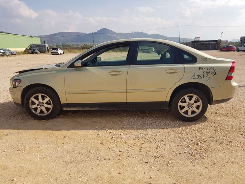 volvo s40 berlina del año 2006