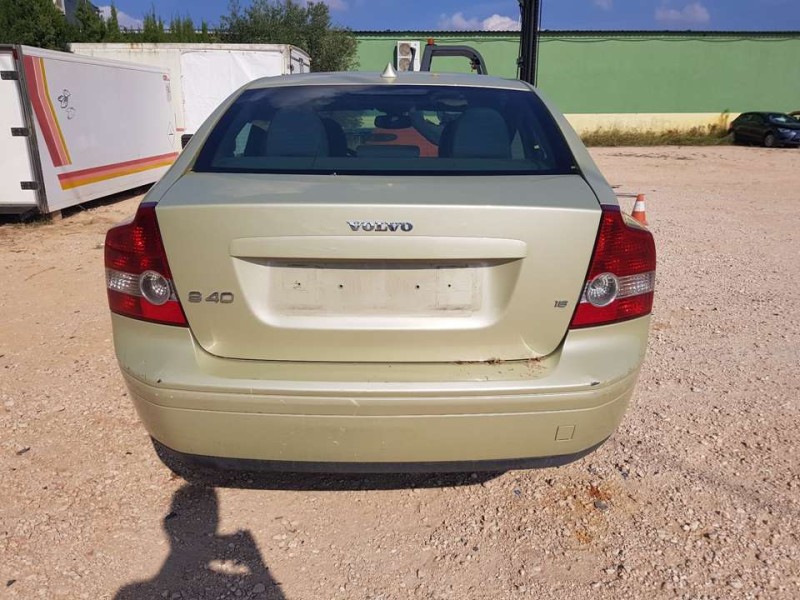 volvo s40 berlina del año 2006