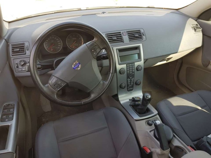 volvo s40 berlina del año 2006