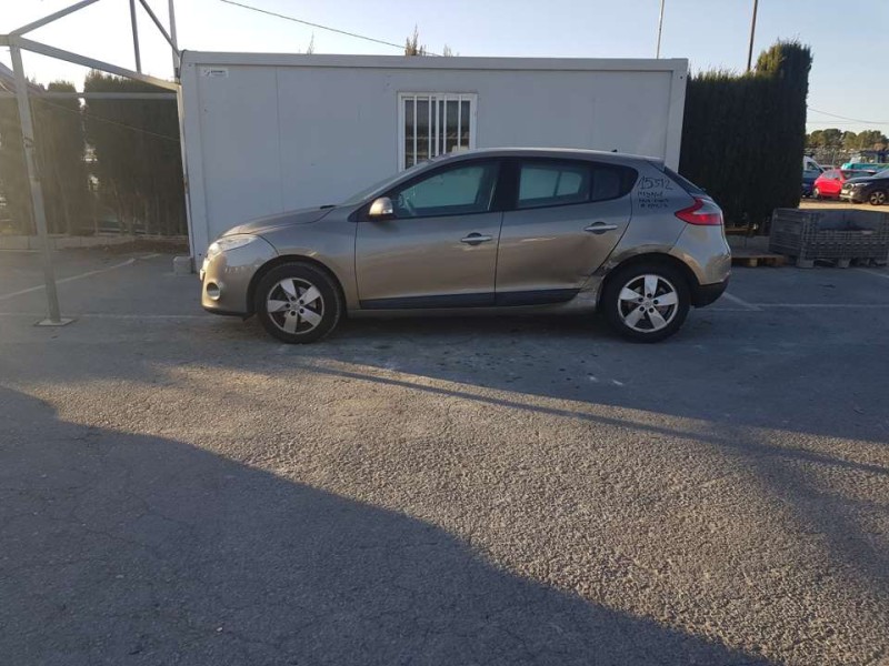 renault megane iii berlina 5 p del año 2009