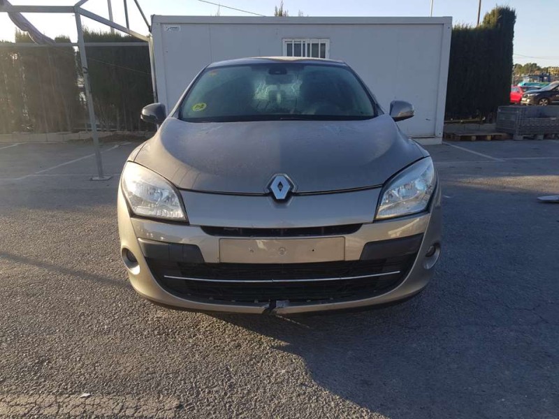 renault megane iii berlina 5 p del año 2009