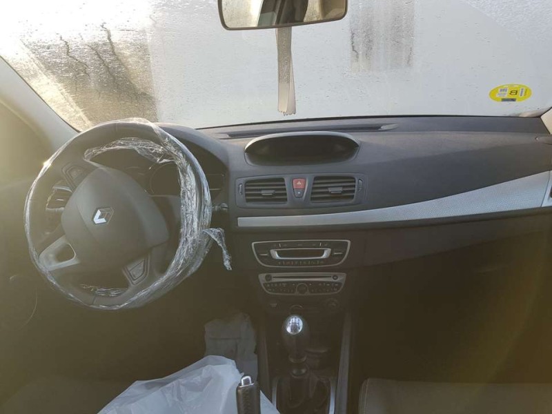 renault megane iii berlina 5 p del año 2009