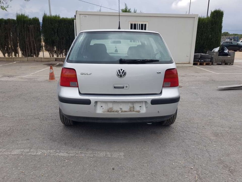 volkswagen golf iv berlina (1j1) del año 2001