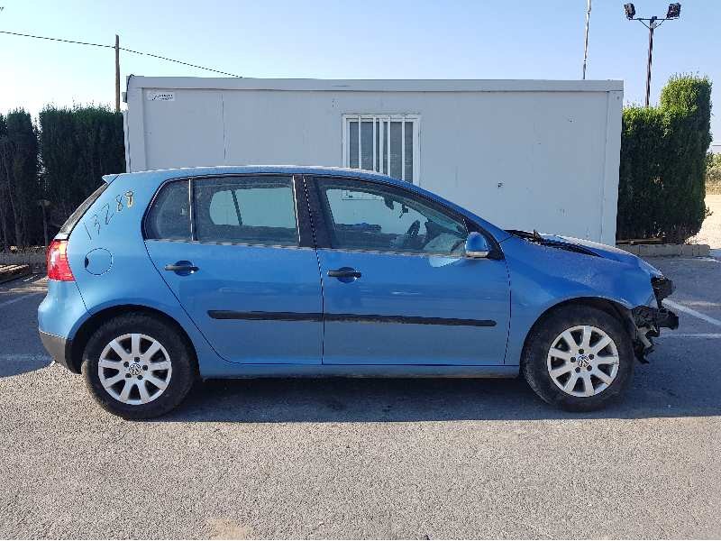 volkswagen golf v berlina (1k1) del año 2004