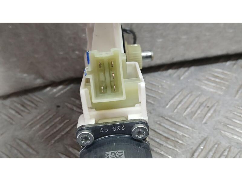 Recambio de motor elevalunas delantero izquierdo para mercedes-benz clase e (w212) lim. e 220 cdi blue efficiency referencia OEM