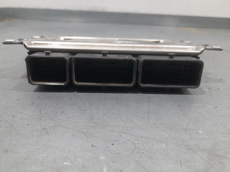 Recambio de centralita motor uce para renault kangoo iii furgoneta/monovolumen e-tech electric referencia OEM IAM A4209009501  