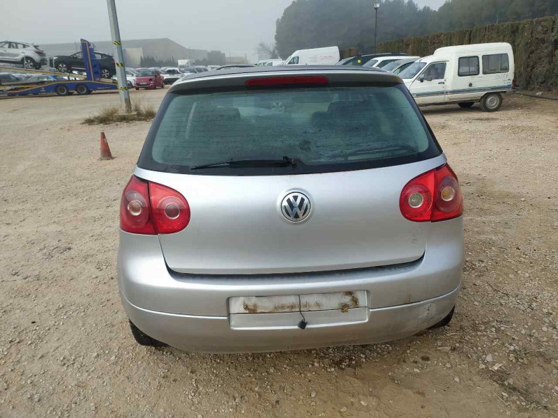 volkswagen golf v berlina (1k1) del año 2005